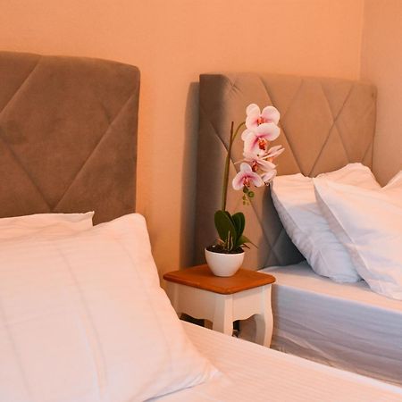 Beach Walk Apartments Ulcinj Phòng bức ảnh